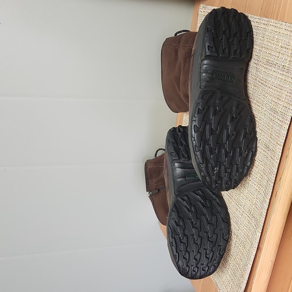 L.L. Bean. 8.5 medium. Brown. Ladies boots. - Picture 3 of 7